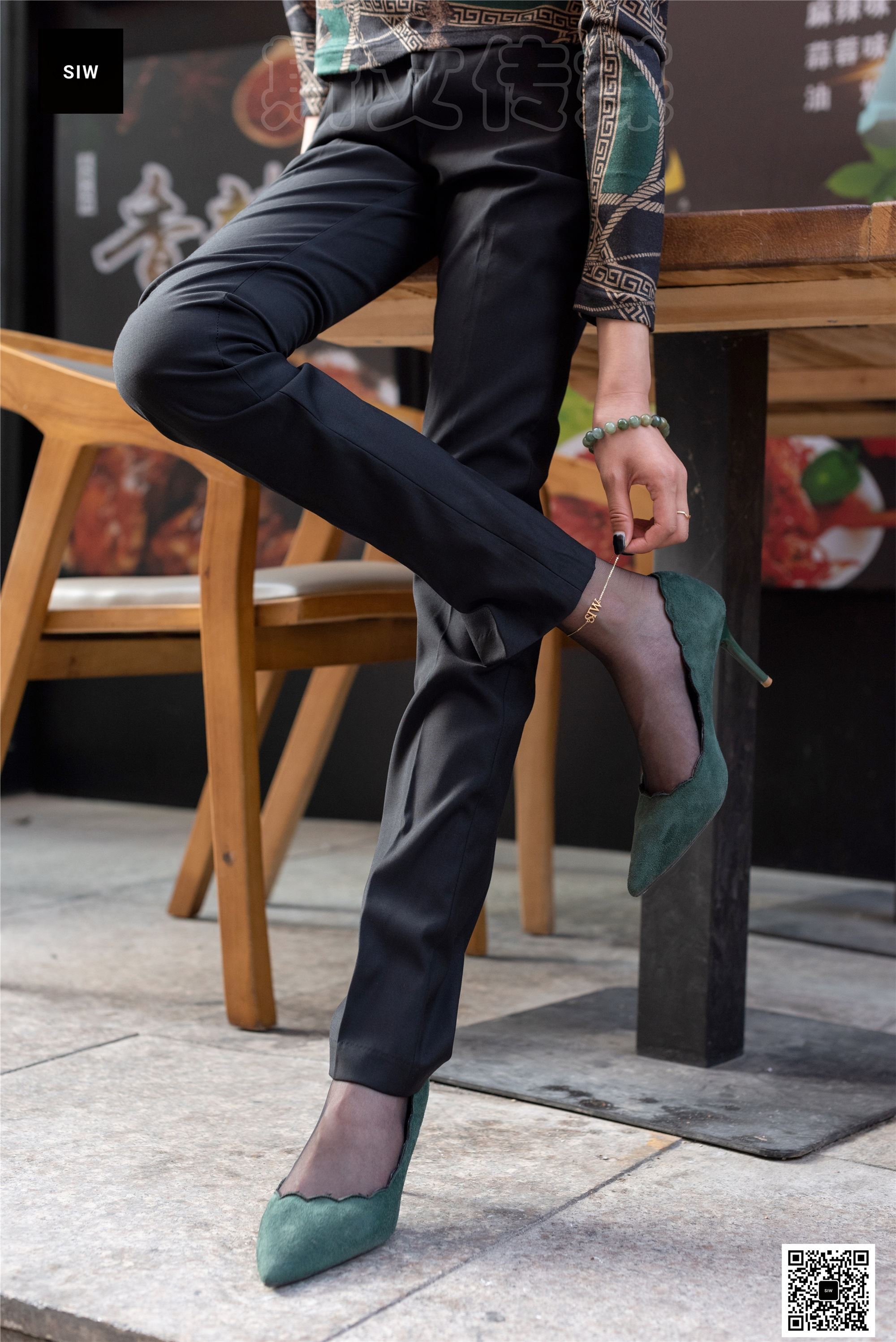 SIW斯文传媒 063 欧版翠绿印花高领长袖打底衫 - 新芳